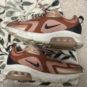 Nike Air Max 200 Metallic Red Bronze - size 8